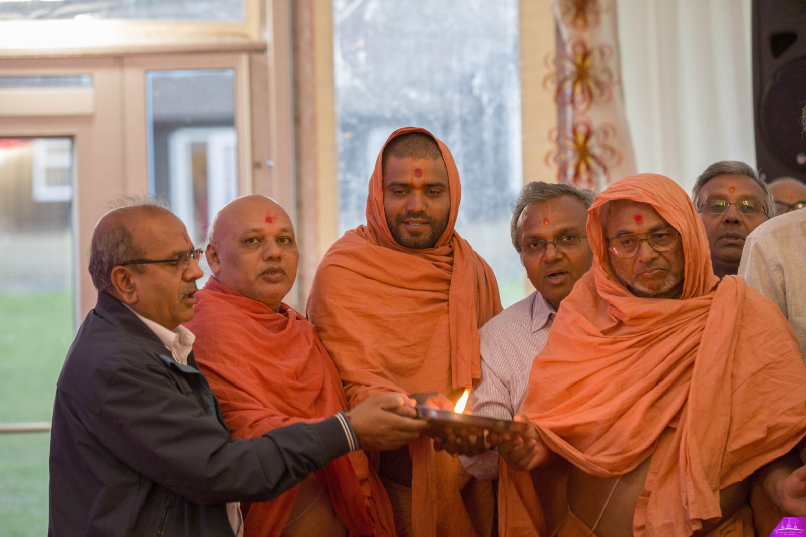 ©1987-2017 SKS Swaminarayan Temple East London